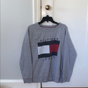 Tommy Hilfiger long sleeve sweatshirt